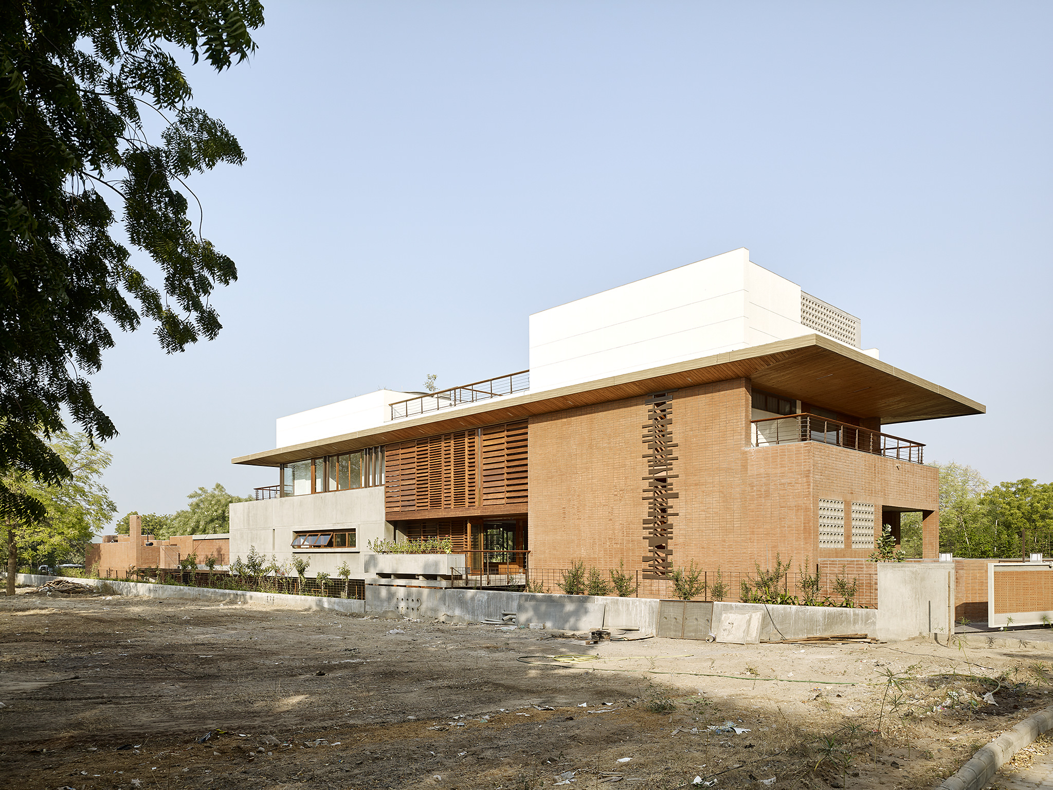 E17623 Alpa 060233 SCREEN 170802